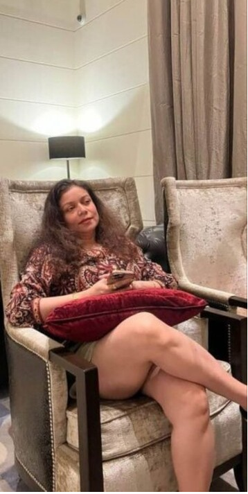 aunty pussy show